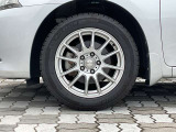 社外アルミホイール。タイヤサイズは195/60R16です。