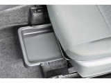当社のセンターで丁寧に整備、クリーニングを施し展示しております。品質には自信がございます!