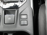 【AVH(オートビークルホールド)】信号待ちなどの停止時にブレーキペダルから足を離しても車両の停止状態を保持する機能☆