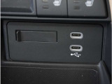 【USB接続】USB接続も可能です。スマートフォンと連動して音楽も再生可能です。