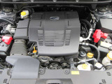 水平対向4気筒2.0L DOHCハイブリッドエンジン。