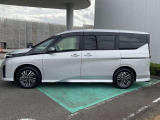 納車前には当社整備工場にて、日産整備士が、車検整備を実施。安心してお乗り頂けますようお渡しさせていただきます。