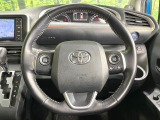 【純正革巻きステアリング】上質な革を使用することで、手にしっかり馴染みとても運転しやすいハンドルです♪