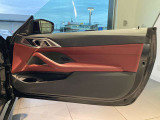 BMWの剛性感ならではの、重厚感あるドアの開閉音をぜひご体感ください。