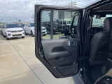 オリジナル4x4ブランドとしての誇りと自信、そして進化の伝統。4x4性能、デザイン、品質。本物とはJeepの全てであり、追い求めるさらなるたかみでもあるのです。