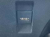 ETC車載器搭載しております。高速道路も料金支払いレーンに並ばず通過でき、とても便利です。ETCカードもお車購入時に入会する事ができます。お気軽にお問い合わせ下さい。