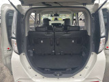 【トランク】余裕を持って荷物を積めます。