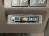 ハンドルの右下にETCがついています。高速道路の料金所の通過も楽々です!。カードの取り出しもしやすい場所についています。