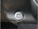 自社工場を3拠点完備しております。重整備やカスタムを始め、ご購入後のお車のメンテナンスも弊社にお任せください。
