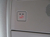 エアバッグ作動時や後突時、もしくは車内のSOSボタンを押した際に緊急通報オペレーターに連携し、救急・警察を手配します。更にオペレーターにも連携、お客様のご要望に応じてロードサービスの手配を行います。