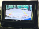 【バックカメラ】駐車時に後方がリアルタイム映像で確認できます。大型商業施設や立体駐車場での駐車時や、夜間のバック時に大活躍!運転スキルに関わらず、今や必須となった装備のひとつです!