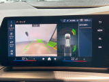 鮮明なバックカメラとパークディスタンスコントロールで駐車もラクラク。