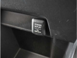 ◆12V電源ソケット◆スマートフォンの充電等にも便利な電源ソケット!使いやすい場所に装備されています。