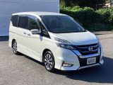 狭い駐車場でも、スライドドアならチャイルドシートへのお子さまの乗降や荷物の積載もスムーズ。