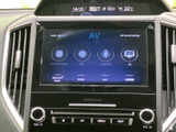音源の選択画面には、ラジオやBluetooth、USBなどの項目が表示されています。聴きたい音源を選びやすく、気分やシーンに合わせて車内の時間を楽しめます。