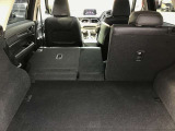 後部のシートを倒すとこんなに広々空間が!大きなお荷物を乗せる時でも心配ありません!