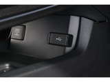 スマートフォンなどの音楽再生が可能なUSB接続ジャック装備車両です♪♪♪