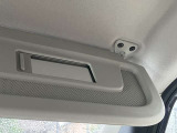 サンバイザーに鏡がついていますので、車から降りる前に身だしなみチェックが出来ます。
