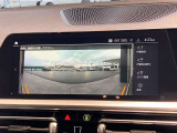車の先端より更に先を見渡せるパノラマビュー。左右の状況も判断しやすくなるので、狭い路地を走る際に重宝します。