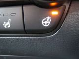 ステアリングヒーター有。寒い日も運転の操作がしやすくなります。