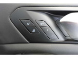 【運転席シート】人間工学に基づき形成した形状が長時間のドライブ疲労も軽減します。すべての走りを特別な出来事に変える様に設計されています。
