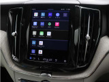 Google搭載のボルボなら、車内にいながら多彩なデジタルライフをお楽しみいただけます。Google Playから必要なアプリをダウンロードして、有意義な移動時間を楽しみましょう。