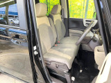 運転席シート廻りは使用感も少なく、良好な状態となっています。前オーナー様が丁寧に使っていたことがよくわかりますね。
