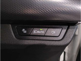 運転中にもオーディオの音量やFMの切り替えなどステアリングでの操作で切り替え可能なため、ステアリングから手を放す必要がない為、運転中でも操作が簡単でございます。
