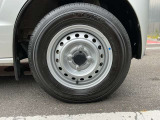 145/80R12タイヤ。スチールホイール。