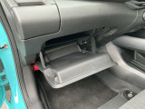 車検証など収納出来る、便利な収納スペースがたくさん用意されています