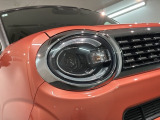 LEDヘッドライトは、点灯の瞬間から最大光量を発揮し、突然暗くなるトンネルなどでの安定感を高めます。