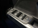 メモリー付き電動シートも装備されておりますのでシート位置を3パターン記憶できます。