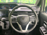 【純正革巻きステアリング】上質な革を使用することで、手にしっかり馴染みとても運転しやすいハンドルです♪