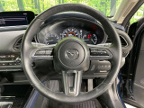 【純正革巻きステアリング】上質な革を使用することで、手にしっかり馴染みとても運転しやすいハンドルです♪