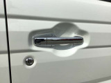 キーをポケットに入れたままでもドアのロック&アンロックができ、雨の日や、荷物の多い日に大活躍!