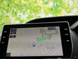 地図を画面上で確認できるため、目的地までの道順を把握したい場面に便利です。道路や周辺の位置関係が表示され、行き先を探すときにも活用できます。お出かけ先でのルート確認をサポートします。