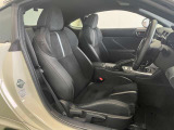 車を運転する際には運転席の存在は欠かせません。しっかりチェックしたいポイントですね。