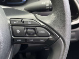ステアリングスイッチ右側 車間距離切替スイッチ、LTAスイッチ、クルーズコントロールスイッチ、オーディオスイッチ。 前方から目を離すことなく操作できます!