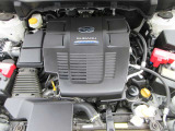 水平対向4気筒2.0L DOHCハイブリッドエンジン。