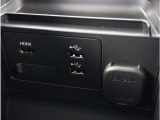 【USB接続】USB接続も可能です。スマートフォンと連動して音楽も再生可能です。