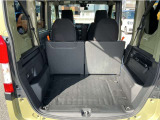 【荷室】大きなスペースでたくさんの荷物をのせることができます。