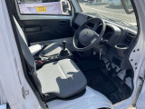 【運転席シート】
