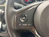 ステアリングにオーディオ調節可能なスイッチが装備されていますので運転中でも視線をそらさずにオーディオの調節が可能です!