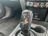 車両の詳細、ご質問につきましては、弊社営業スタッフまでお気軽にご連絡下さいませ。遠方のお客様には実車の詳細画像送信も承ります。