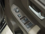 ◆パワーウィンドウスイッチ◆運転席から全席の窓の開閉操作を行うことが出来いつでも換気ができます!