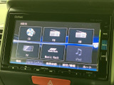 CDやFM、AMをはじめ、複数の音源が画面に並び、聴きたいメディアを選びやすい表示です。選択肢をひと目で確認でき、普段お使いの音楽ソースに合わせて楽しめる便利な装備です。