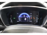 ■スピードメーター■ とっても見やすいメーターです。夜間時はラグジュアリーな気分にさせてくれる照明が魅力ですので、夜のドライブも楽しみになりますよ♪