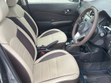 運転席まわりです。実際に座ってみて、乗り心地を体験してみてください。