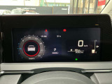 車両の各種設定はステアリングスイッチで目線をそらさず操作できます。