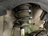 お車を安心してお乗りいただく為には、足回りの定期点検が欠かせません。サービスサポート(有償保証)では無料点検もご提供しており、安心のカーライフをお過ごしいただけるサポート体制が整っています。
